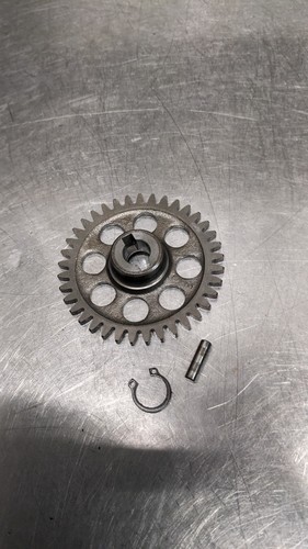 Suzuki gsxr750 oil pump - oil, drive
