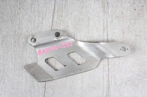 Retaining plate footrest